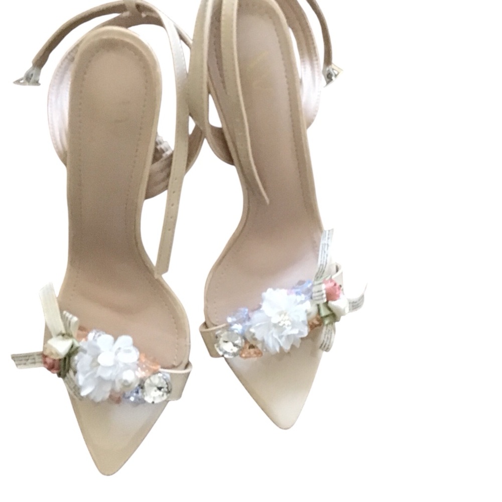 Elegant Cream Floral Women's Heels